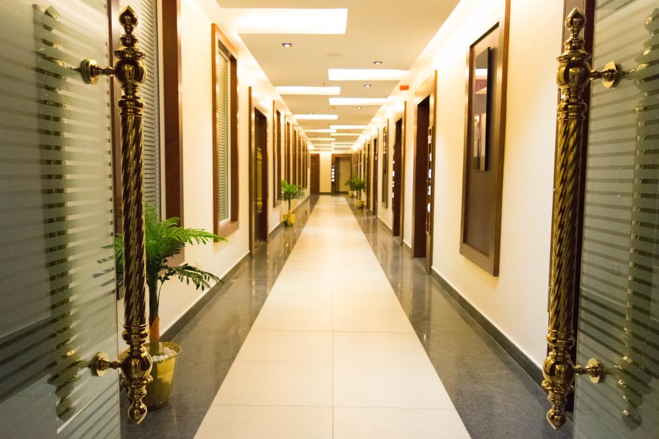 Rg Royal Hotel Bengaluru Zewnętrze zdjęcie