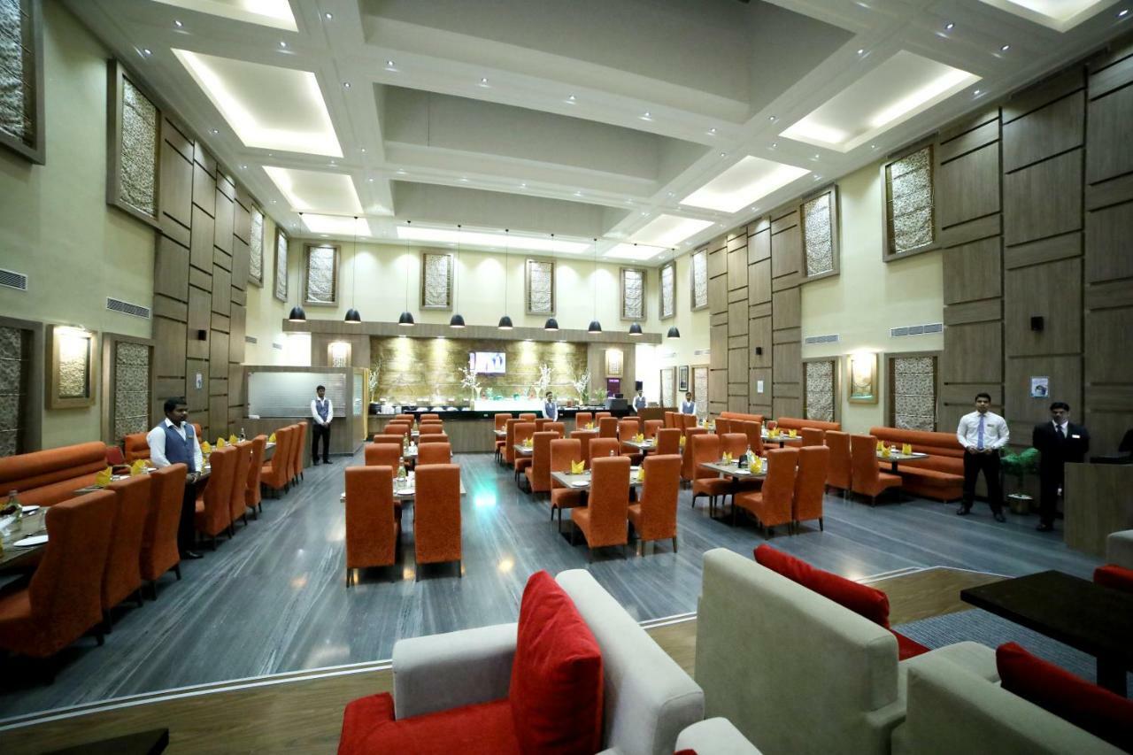 Rg Royal Hotel Bengaluru Zewnętrze zdjęcie