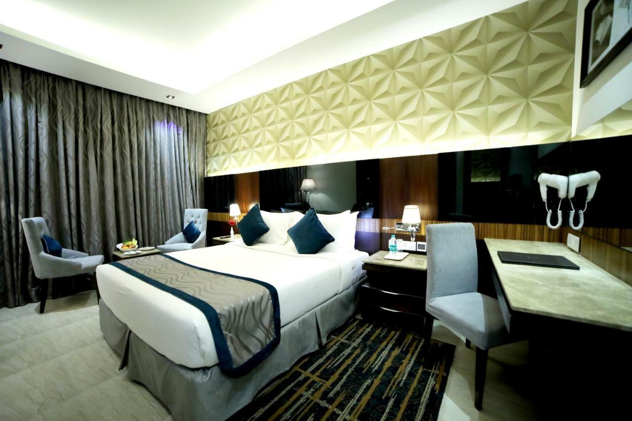 Rg Royal Hotel Bengaluru Zewnętrze zdjęcie