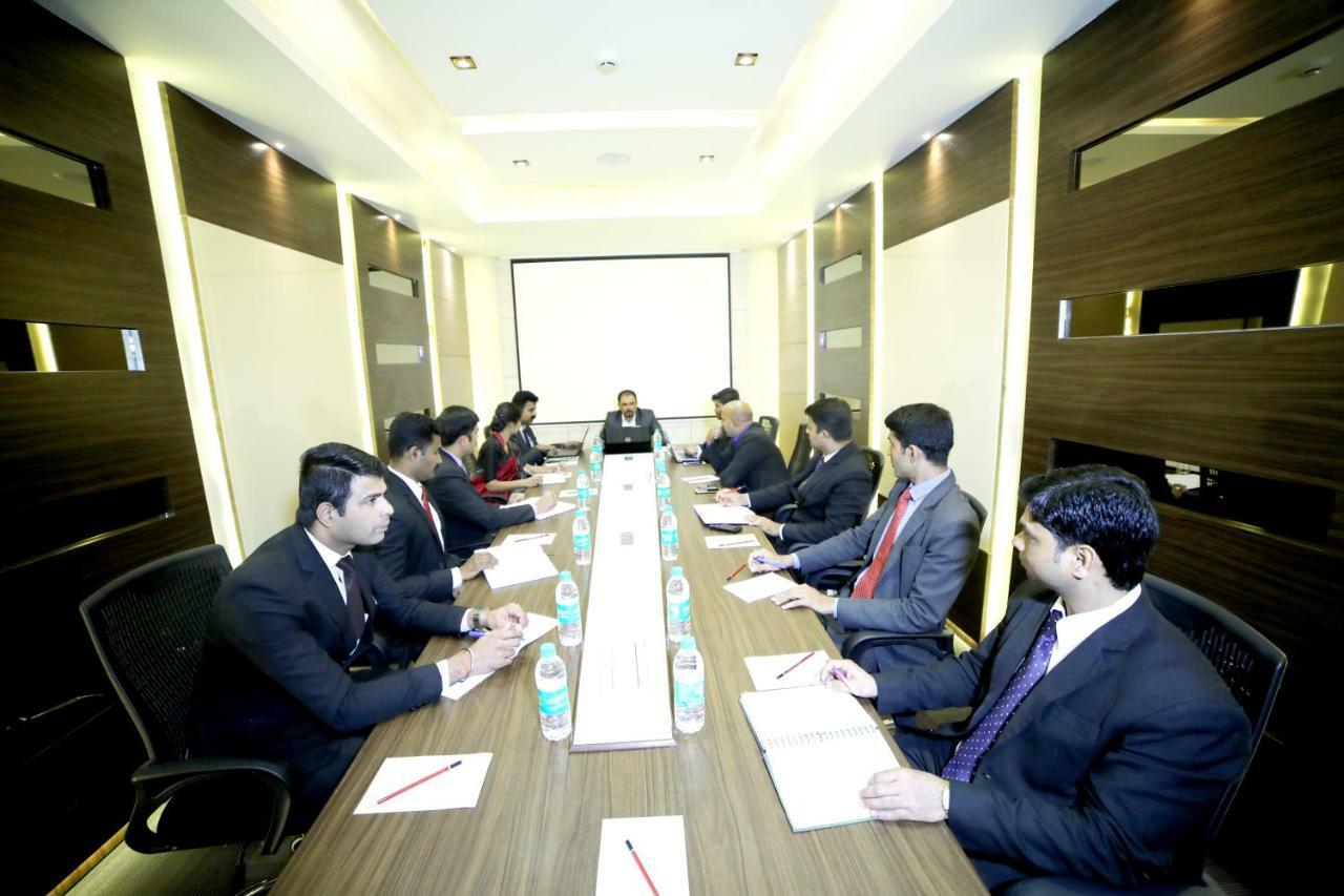 Rg Royal Hotel Bengaluru Zewnętrze zdjęcie