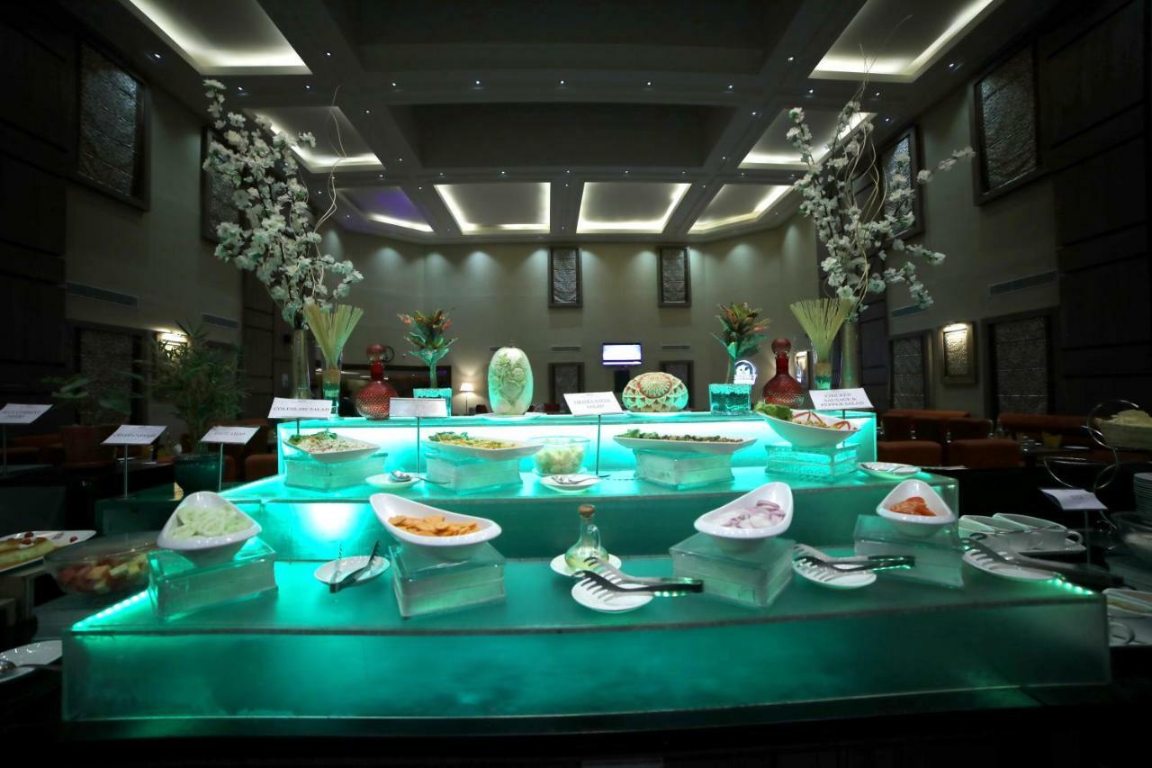 Rg Royal Hotel Bengaluru Zewnętrze zdjęcie